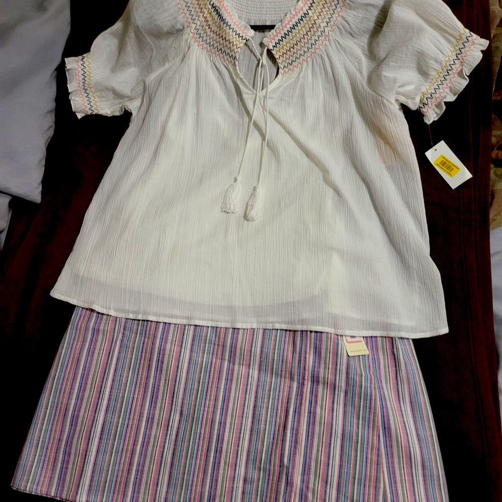 Two piece outfit bought separately. Bottom XL top Large .
